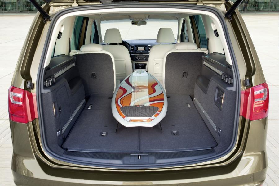  Seat Alhambra 2010 года  (фото 16 из 113)